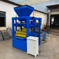 Machine à briques vibrantes économique 4-26, presse semi-automatique à blocs creux en béton à faible coût pour la Tunisie, idéale pour les petites entreprises en démarrage
