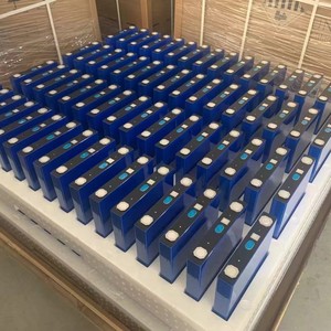 Pabrik OEM/ODM padat negara prismatik LiFePO4 baterai 3.2V 100AH 3000 siklus-20 ~ 60 Suhu operasi untuk elektronik konsumen - Product Image 4