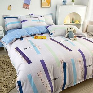 2025 Trending Wholesale Quality All-Season Customizable 100% Polyester Luxury Woven 4-Piece Pillow and <b>Comforter</b> Bedding <b>Set</b> - Product Image 3