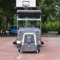 Balayeuse industrielle robuste à conducteur embarqué, largeur de nettoyage 1800 mm, homologuée CE pour routes en asphalte et parkings