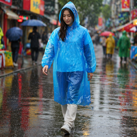 Einweg-Regenmantel mit Elastischen Ärmeln Wasserdichter Regenponcho mit Kapuze für Erwachsene Plastik-Regenmantel mit Kapuze und Kordelzug Einweg-Poncho