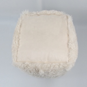 Puf creativo de felpa suave para sala de estar, PUF de piel de oveja, taburete de ahorro de espacio, piel otomana, 100% - Product Image 3