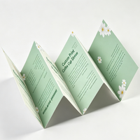 Brochures pliées minimalistes pastel personnalisées pour l'introduction de produits, livrets pour accessoires de boutique de beauté
