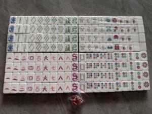 En stock : Jeu de tuiles de Mahjong Oh My Mahjong rouges, 160 tuiles, 4 couches, en acrylique gravé, luxe moderne, écologique, portable, style américain - Product Image 6