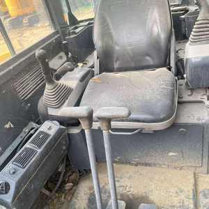 Excavadora Komatsu PC40MR de 4 Toneladas con Giro de Cola Cero, Radio Trasero de 980 mm y Giro de Pluma para Construcción Urbana y Demolición en Interiores - Product Image 5