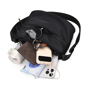 Nouveau sac à bandoulière pour homme en tissu Oxford uni tendance, sac messager minimaliste à grande capacité, imperméable et tendance - Product Image 3