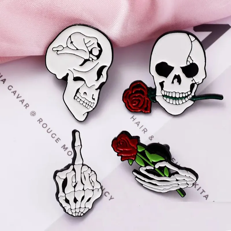 Creative Skull Pins Brooch Rose Flower Brooch Alloy Enamel Pin for Halloween Decoration