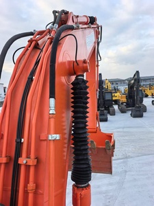 Excavatrice d'occasion Hitachi ZX210, 22 tonnes, capacité de la benne de 0,8 m³, machine de terrassement, moteur Hitachi, commande PLC Kawasaki, design de carrosserie rouge - Product Image 6