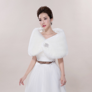 Femmes hiver mariée <span class=keywords><strong>voile</strong></span> de mariage Qipao robe avec des cheveux de lapin blanc strass en gros Imitation fourrure châle <span class=keywords><strong>veste</strong></span> - Product Image 1