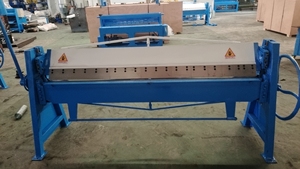 Manuelle Faltmaschine 2000mm Handbetriebener Blechbieger mit Edelstahl- & Aluminiumkonstruktion 60° Biegewinkel - Product Image 3