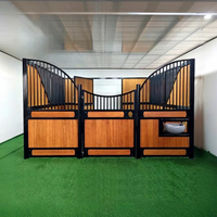Box de stockage portables de luxe pour chevaux européens, robustes, avec cadre en acier solide, idéales pour les fermes équine et les abris de grange