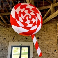 Modèle de sucette géante gonflable rouge et blanche personnalisée de 2 m, décoration suspendue de Noël, publicité pour événements intérieurs et fêtes