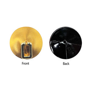 女性のためのセクシーなブラおっぱい胸カバーリングゴールデンPUレザー自己接着再利用可能な乳首パティー - Product Image 3