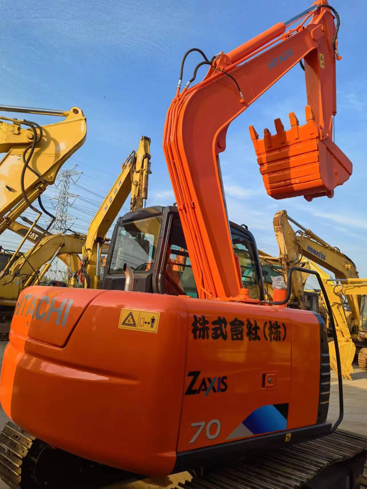 烏越 Used Japan Imported Excavator Price 7 Ton Hitachi ZX70