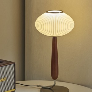Lámpara de mesa retro E27 con interruptor LED y base de madera para dormitorio, estudio o lectura - Product Image 2