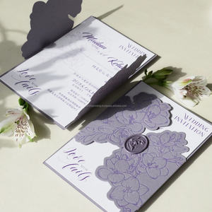 Ensemble de cartes d'invitation de mariage élégantes à motif floral Vanille, modèle 465, en papier coton, avec détails en estampage à chaud et logo personnalisé - Product Image 1