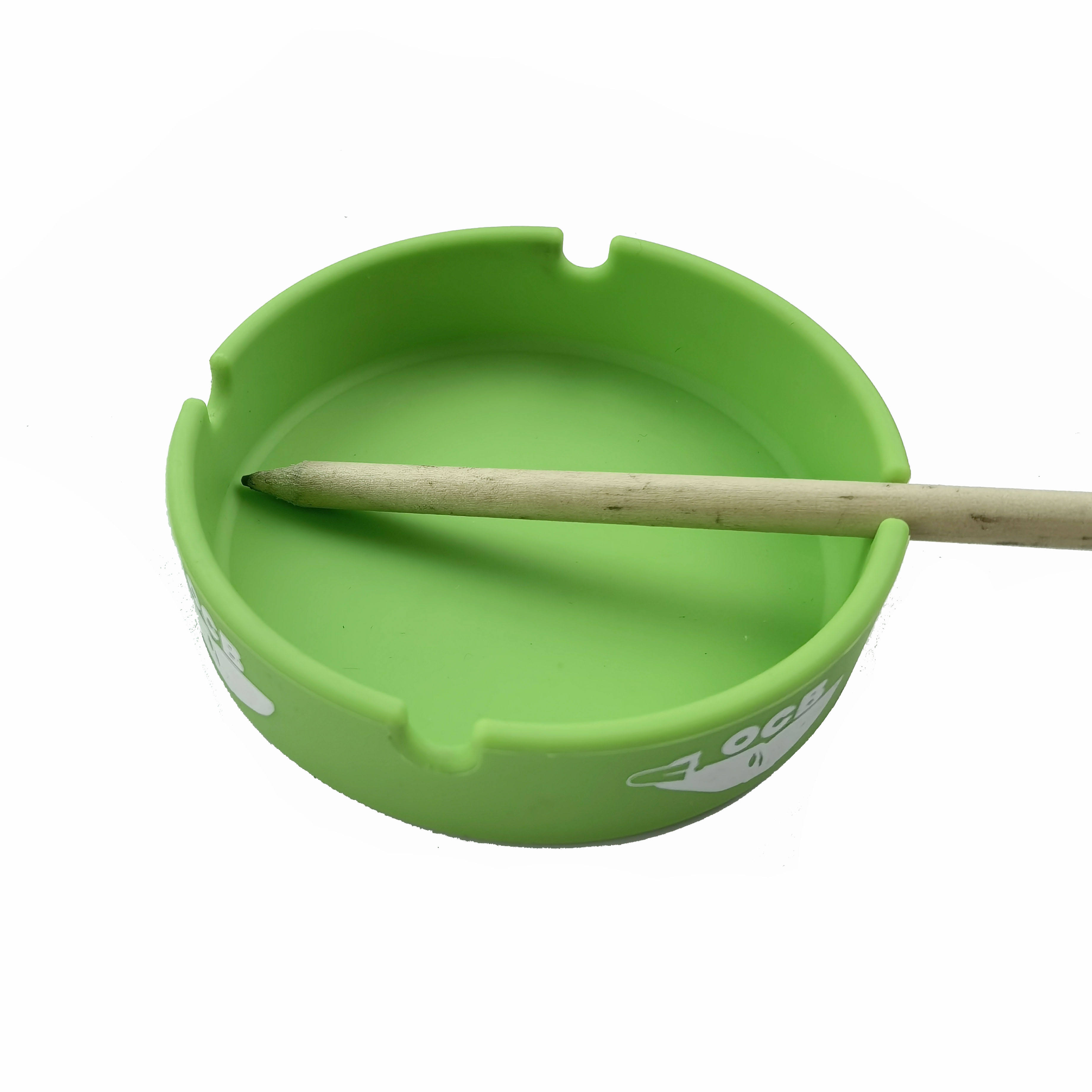 สีเขียวอ่อน