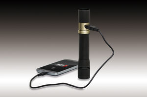 Lampe de poche industrielle en aluminium rechargeable par USB-C, LED 900 lumens, IP65, faisceau réglable, noir mat, Favor Light Gen-2 Moonbeam - Product Image 6