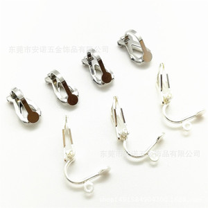 Boucles d'oreilles triangulaires à clipser en alliage de zinc plaqué, design géométrique pour accessoires de bijoux de mode - Product Image 4