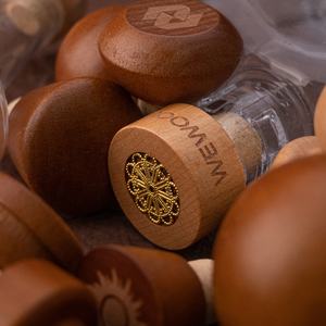 Tapón de Corcho Natural para Botellas de Vino, Licores y Fragancias, de Madera, con Diferentes Formas Personalizadas, Marca WeWood de Vietnam - Product Image 2