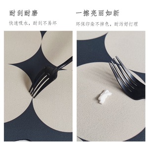 Alfombra de baño con diseño abstracto, forma novedosa, fibra de poliéster, antideslizante, para uso doméstico, color café, negro y gris - Product Image 5