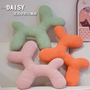 Oreiller de dossier en peluche en forme de chien de <span class=keywords><strong>dessin</strong></span> <span class=keywords><strong>animé</strong></span>, jouet en peluche, poupée chien, coussin de canapé pour la maison, poupée en tissu - Product Image 4