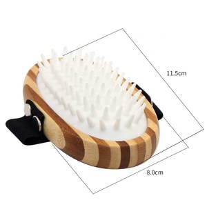 <span class=keywords><strong>Spazzola</strong></span> dello strumento del bagno del cane del gatto della <span class=keywords><strong>spazzola</strong></span> di massaggio dell'animale domestico di legno di bambù di gomma molle di nuovo disegno all'ingrosso della fabbrica - Product Image 6