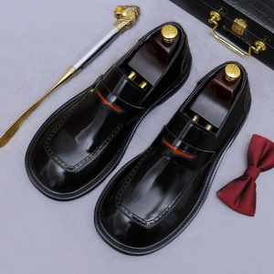 Zapatos Casuales de Cuero Vacuno para Hombre con Acabado Lacado, Cierre Deslizante de Punta Ancha para Uso en Otoño y Negocios - Product Image 2
