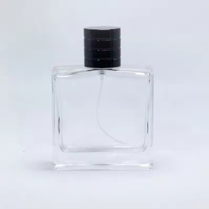 Vente en gros de flacons de parfum carrés en verre de 50 ml et 100 ml, couleur personnalisée, col serti, vaporisateur avec logo imprimé en or et boîte - Product Image 2