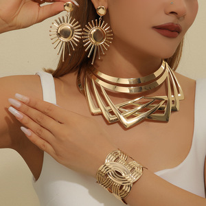 HR Fashion Metal Collar Jewelry <b>Set</b> Simple Geometric 14K Gold Plated Unisex Earrings <b>Bracelet</b> <b>Set</b> - Product Image 1