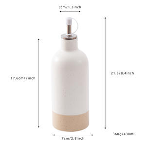 Botella de aceite de cerámica Chaozhou de 430 ml, cilíndrica, a prueba de fugas, con tapa de plástico para almacenamiento en la cocina, en colores blanco y rosa. - Product Image 3