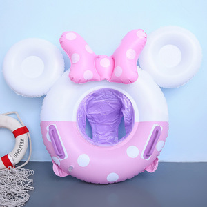 Anillo de natación inflable rosa con asas para bebés y niños pequeños, para usar en piscinas y parques acuáticos. - Product Image 3