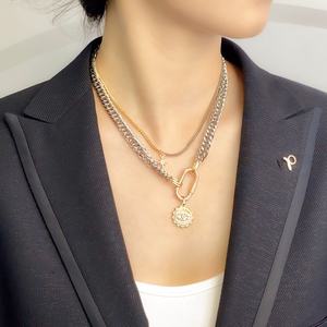 <span class=keywords><strong>Collana</strong></span> Multistrato Fashion all'Ingrosso con Ciondolo a Forma di <span class=keywords><strong>Sole</strong></span> con Occhi di Diamante in Lega d'Argento Placcata <span class=keywords><strong>Oro</strong></span>, Idea Regalo Gioiello per Uomo e Donna - Product Image 3