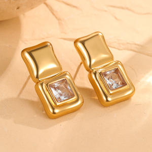 Pendientes de circonita cuadrados grandes con orificios, pendientes de acero inoxidable de moda para hombre y mujer - Product Image 2