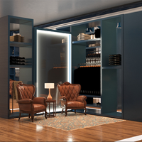 Magasin de vêtements de luxe vitrines meubles design personnalisé vêtements pour hommes armoires murales peinture bleue présentoirs muraux