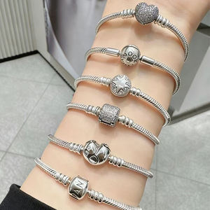 Bracelet à breloques Pan original tendance 2025 pour fille, enfant, femme, homme, avec chaîne serpent basique et perles DIY, cadeau de fête et de remise de diplôme - Product Image 1