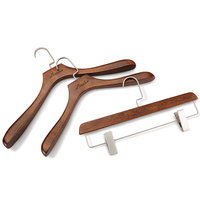 Cintre en bois de luxe personnalisé avec logo, épaules larges, pour vêtements, style antique, avec crochet et pinces en nickel