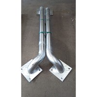 Nouvelles guides de roue en acier galvanisé pour l'assistance au stationnement des camions - Version droite/courbée d133mm pour usage en entrepôt