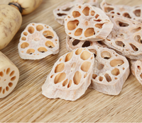 100% natuurlijke gevriesdroogde lotuswortelblokjes. Gevriesdroogde lotuswortel met technologie voor behoud van versheid. Zoete en verfrissende smaak.