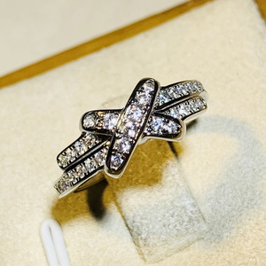 Anello Geometrico Q722 con Micro Pavé di Zirconia Cubica Creata in Laboratorio, Gioiello Unisex alla Moda, Idea Regalo - Product Image 3