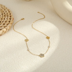 Kalung Liontin Bunga Bintang Bulan Berlapis Emas 18K Mewah dengan Baja Anti Karat PVD dan Batu CZ untuk Perhiasan Sehari-hari Wanita - Product Image 4