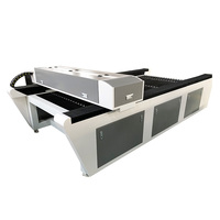Machine de gravure et de découpe laser CO2 CNC refroidie par eau haute précision 1300x2500mm pour le bois