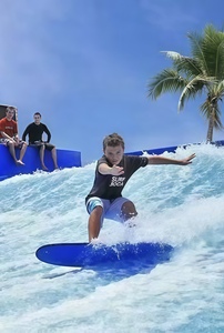 Simulator selancar Dual-Lane kecil komersial perlengkapan rekreasi air High-End dalam ruangan/luar ruangan biru muda - Product Image 2