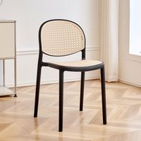 Chaises de salle à manger en plastique empilables, résistantes aux UV, recyclables, en matériau PP, pour commande en gros
