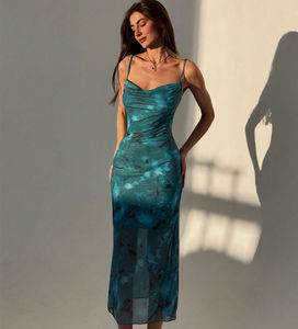 Vestido Floral para Mujer con Detalles de Malla, Tirantes Finos, Cuello con Pliegues Profundos y Estilo Largo Ajustado - Product Image 1