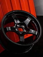Premium Glänzend Schwarze Maßgefertigte Geschmiedete Leichtmetallfelgen im JDM-Stil 5x114.3 Rennwagenfelgen für 300ZX 350Z 370Z R32 R33 R34 GTR Omori Spec