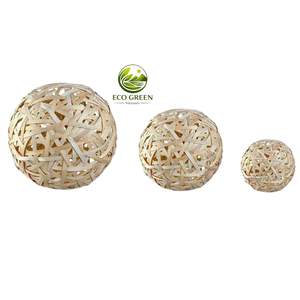 Decoración navideña y regalos de alta calidad: Bola de ratán vietnamita, juguete circular de ratán, cesta de decoración natural hecha a mano. - Product Image 1