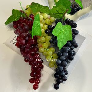 Secret Garden Crafts, grappe de raisins simulée, 30 cm, rouge et violet, fruits artificiels en plastique, décoration intérieure - Product Image 1