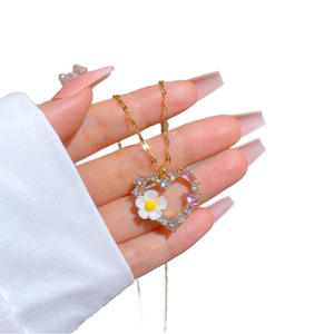 Collier Cœur et Fleur en Acier Inoxydable Luxe <span class=keywords><strong>L</strong></span>éger, Micro-incrusté <span class=keywords><strong>de</strong></span> Zircons, Idéal pour Fiançailles, Mariage et Fêtes - Product Image 1