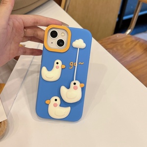 3D Animal lindo pato <span class=keywords><strong>colgante</strong></span> <span class=keywords><strong>funda</strong></span> de teléfono para <span class=keywords><strong>iPhone</strong></span> 17 Pro Max <span class=keywords><strong>13</strong></span> 15 14 16 fundas de teléfono de silicona de dibujos animados - Product Image 1